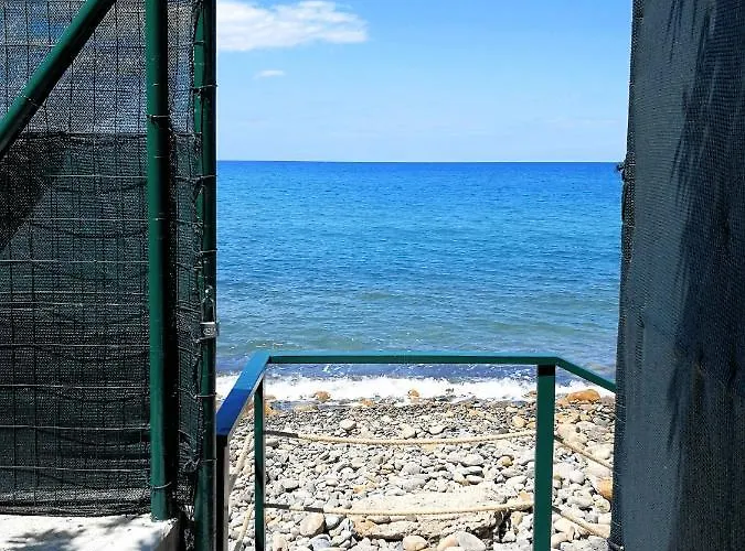 La Plaja * צ'פאלו